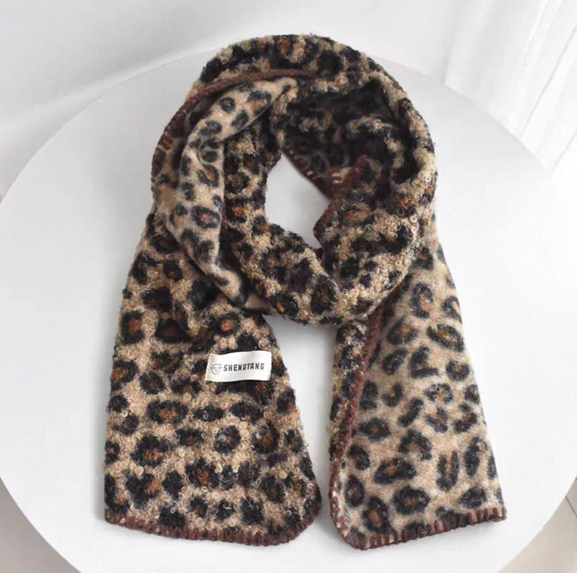 Advanced Women's Light Luxury Fashion Versatile Accessories Leopard Scarf