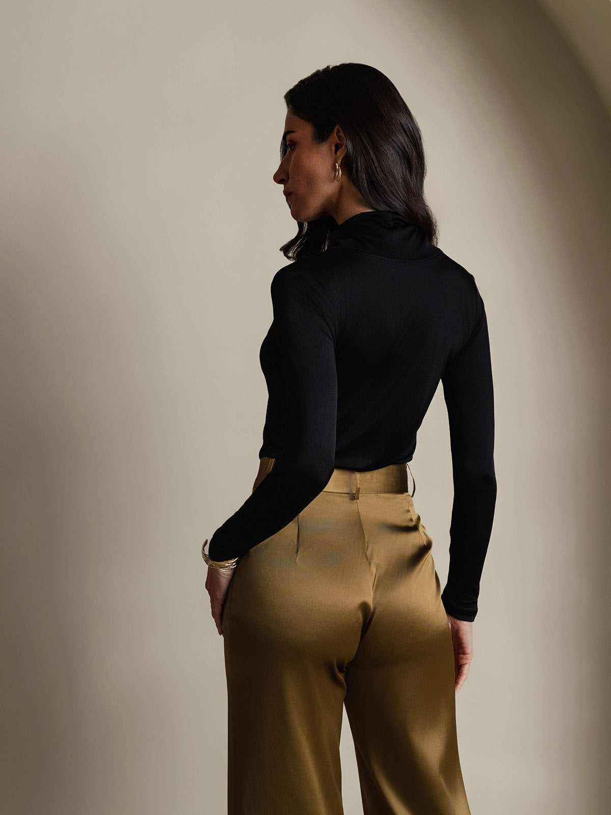 Haut à col montant en mélange de soie à manches longues T-shirt