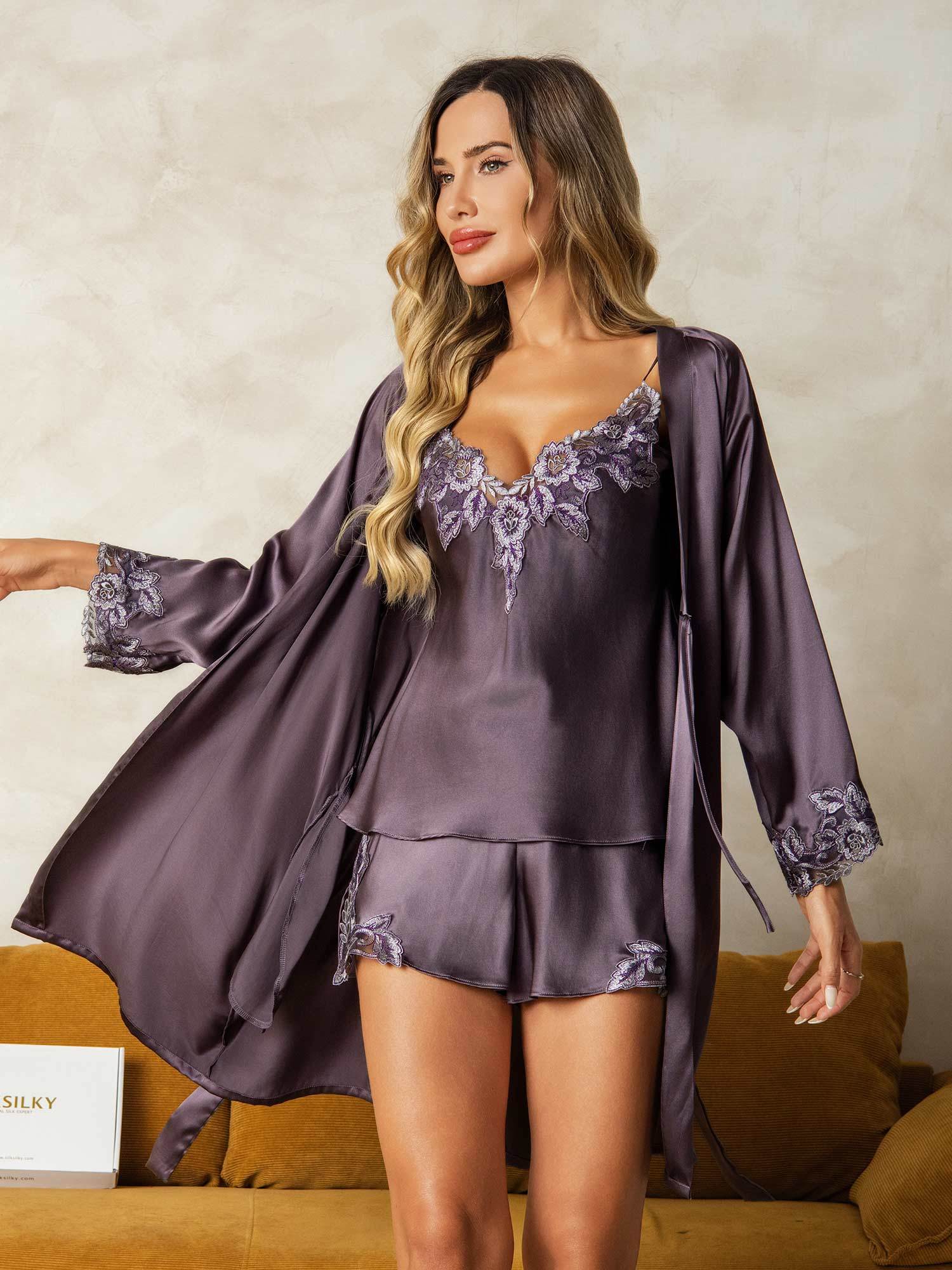 Élégant Peignoir Et Ensemble Camisole En Soie Pure Avec Bordure En Dentelle 3 Pièces