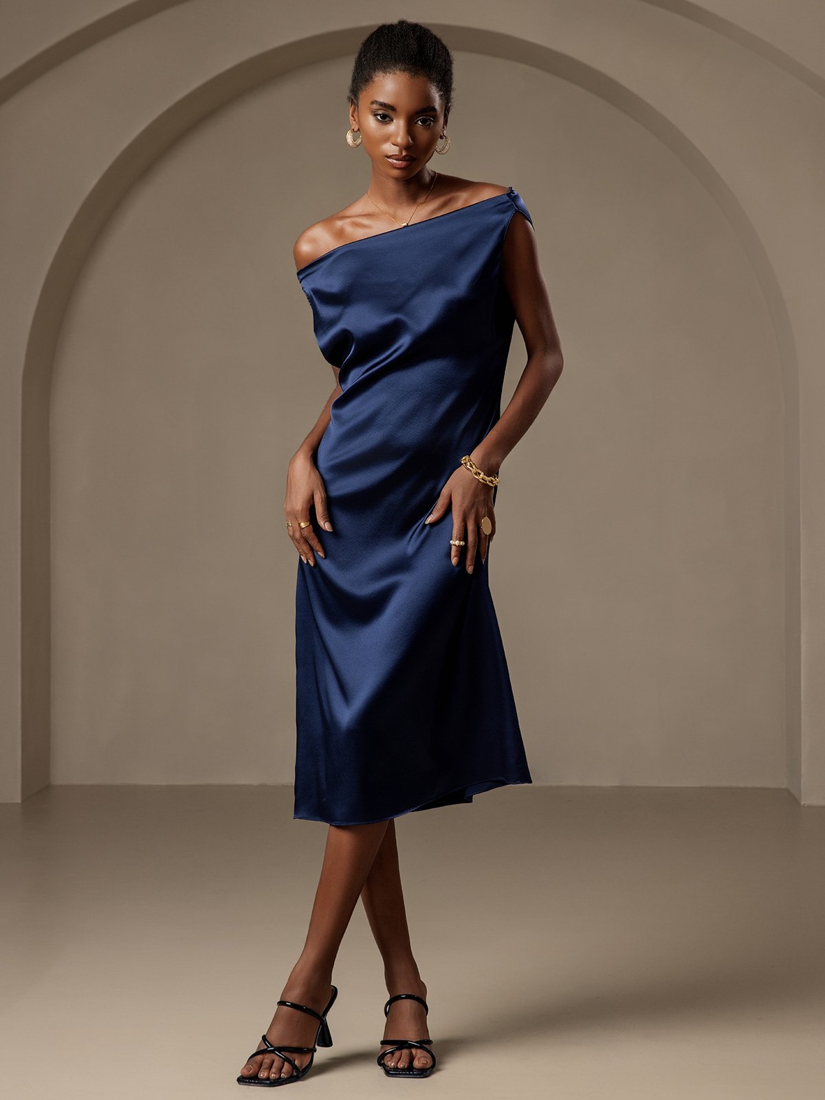 19Momme Robe sans manches en soie élégante à col bénitier