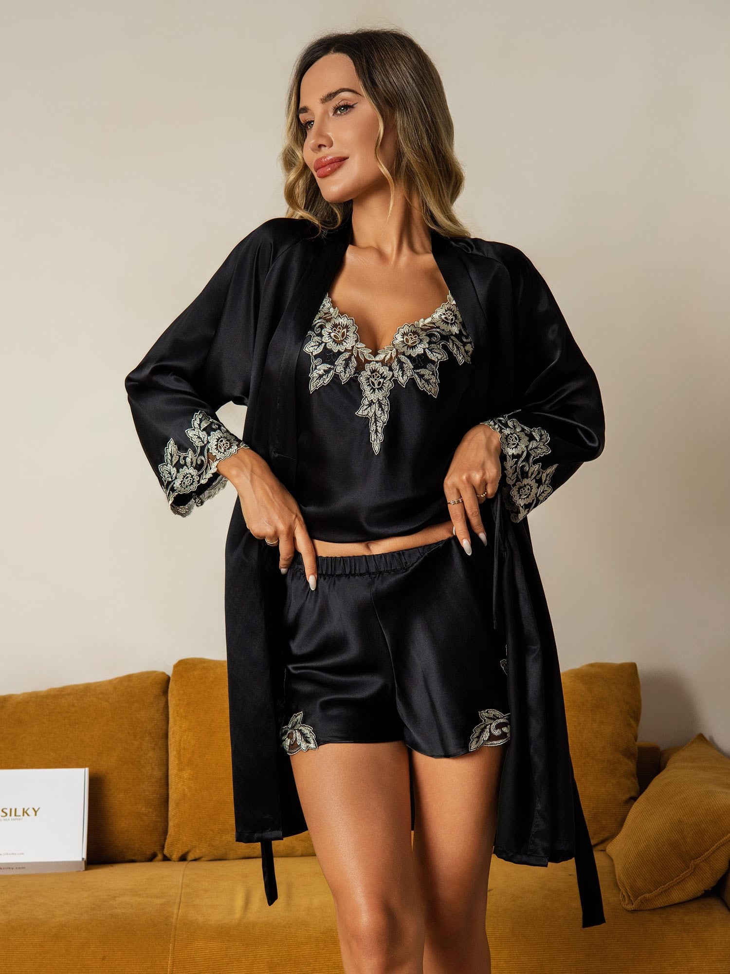 Élégant Peignoir Et Ensemble Camisole En Soie Pure Avec Bordure En Dentelle 3 Pièces