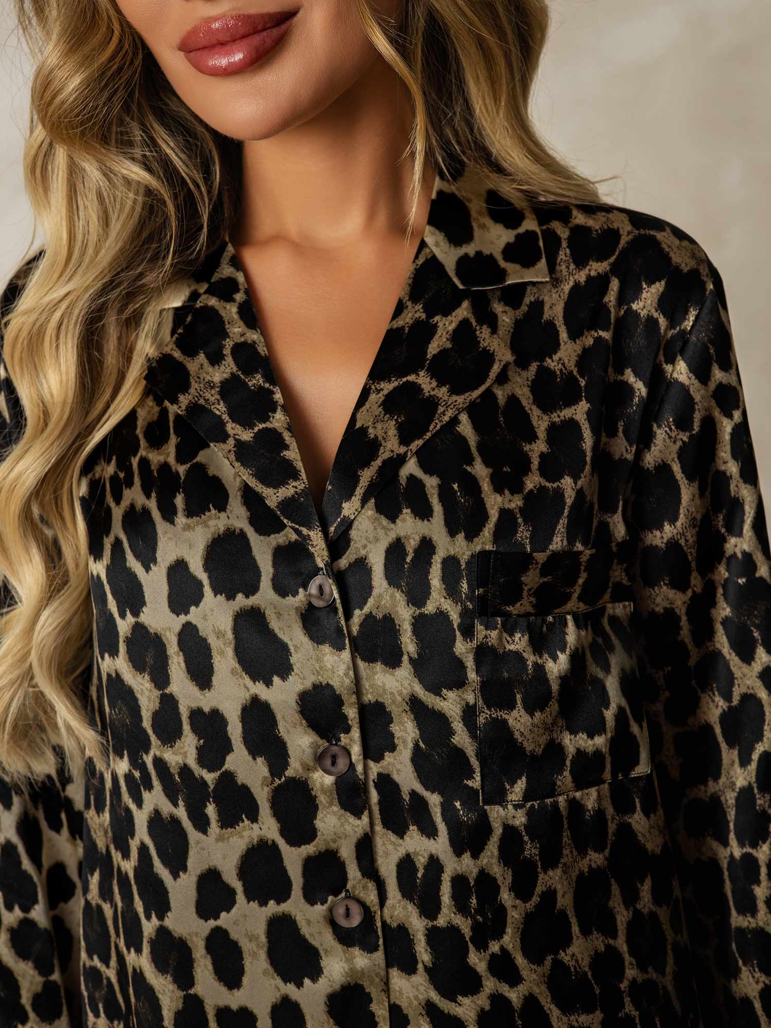 Chemise Pour Dormir En Soie À Rayures Avec Ourlet Haut-Bas