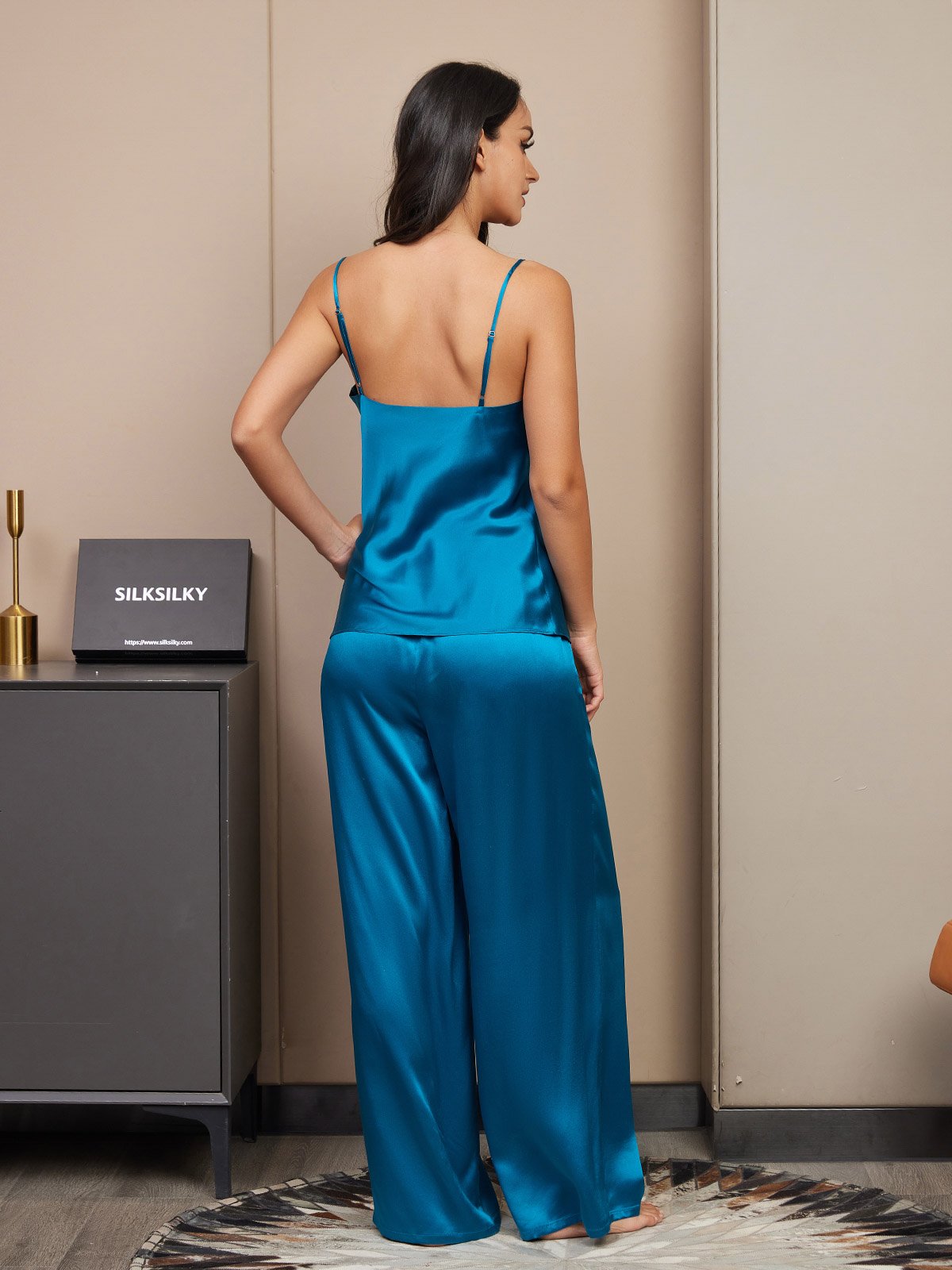 Ensemble pyjama en pure soie avec camisole et pantalon large