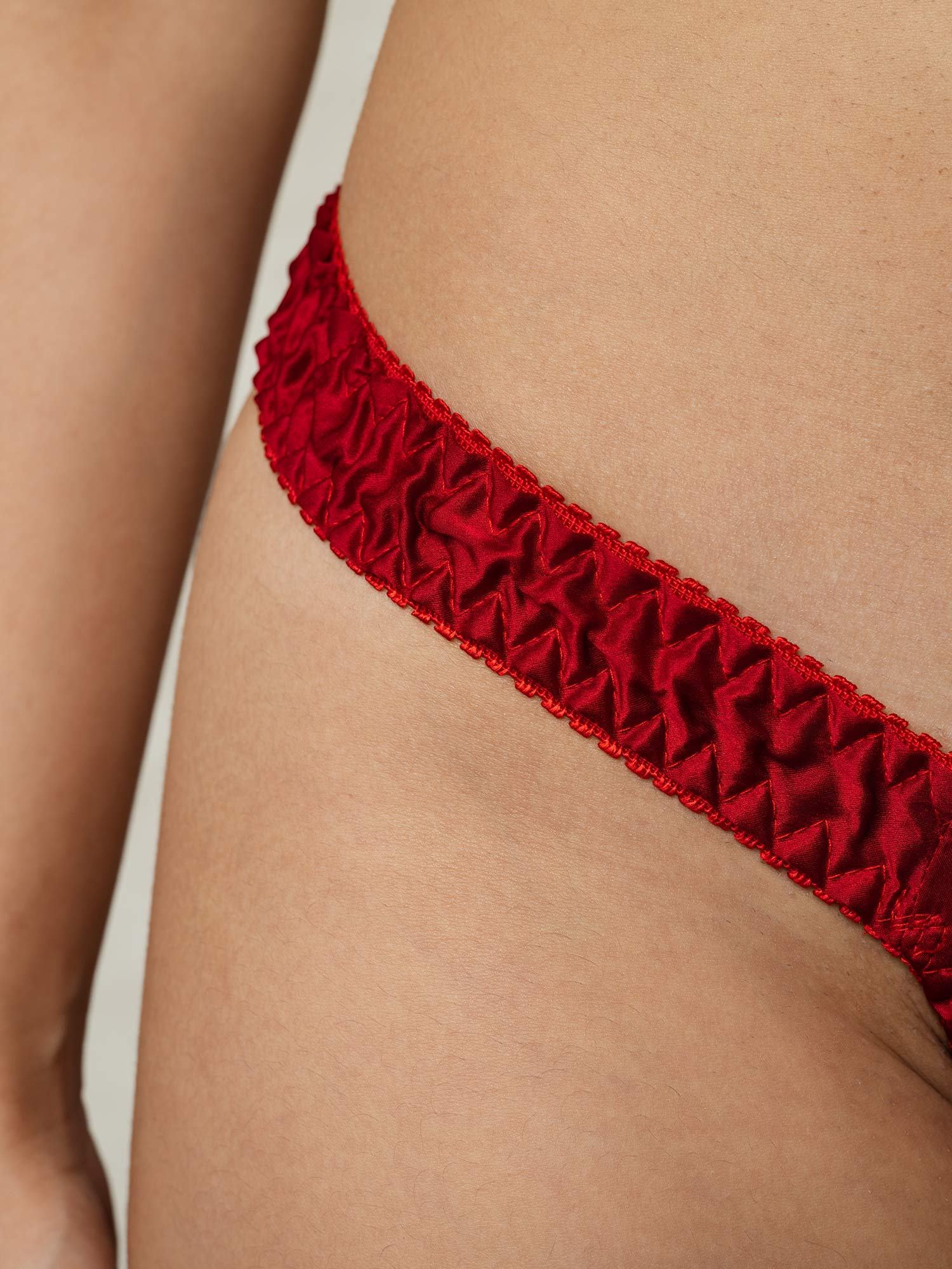 Culotte en soie réversible avec dentelle (soutien-gorge non inclus)