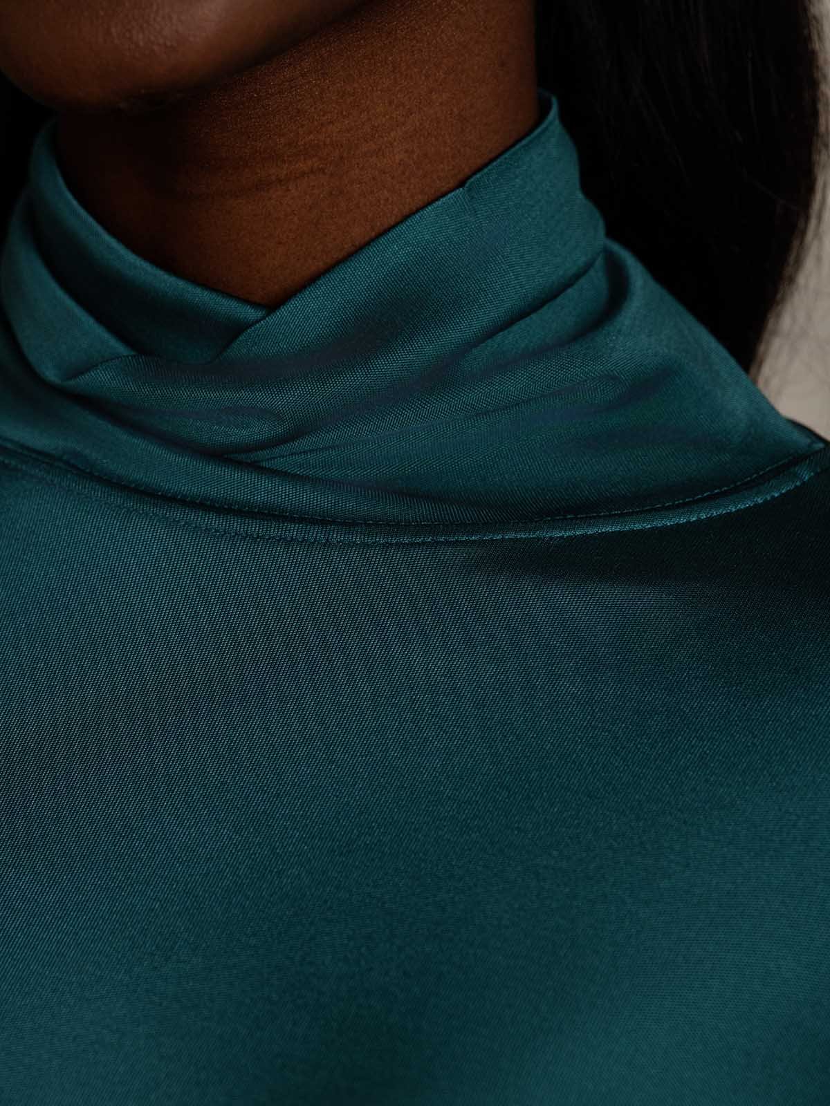 Haut à col montant en mélange de soie à manches longues T-shirt